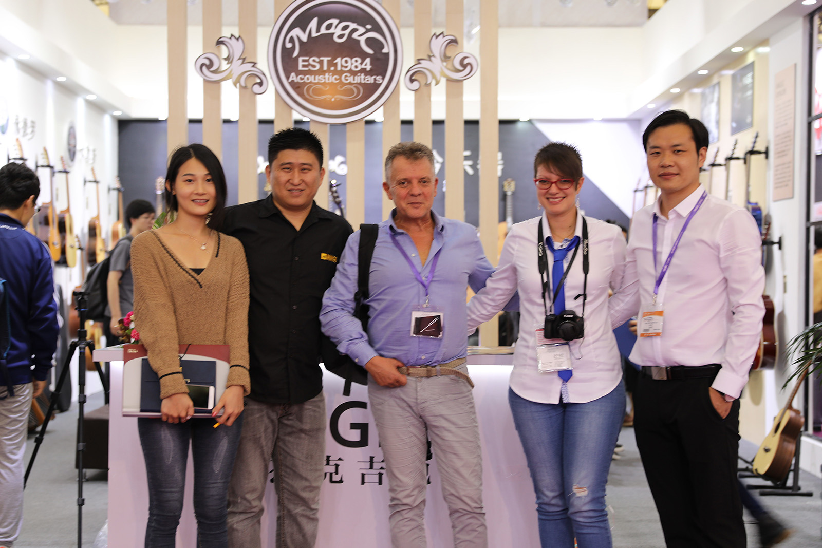 【Highlights in Music China 】Celebrities Gathered in Magic Guitars’ Booth